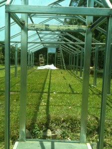 Metal greenhouse structure